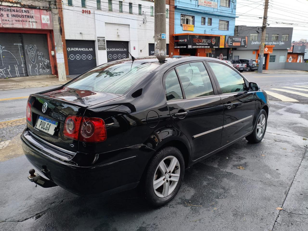 Volkswagen Polo Sedan Preto
