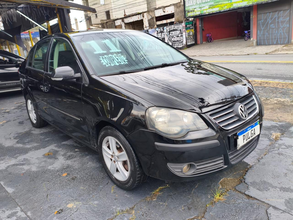 Volkswagen Polo Sedan Preto