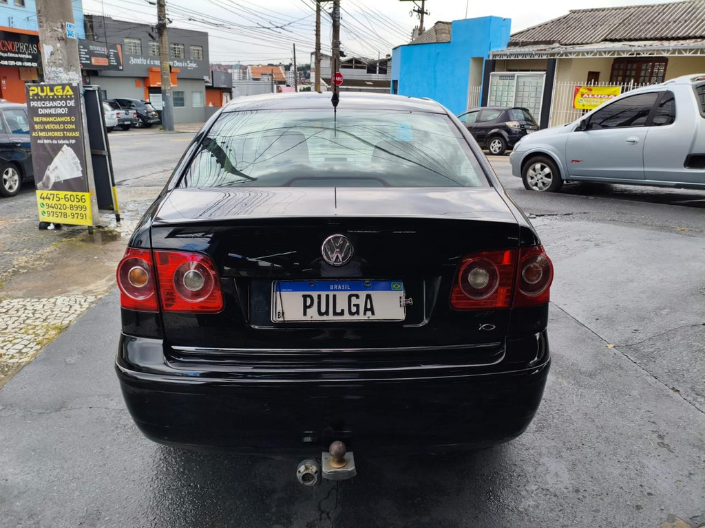 Volkswagen Polo Sedan Preto