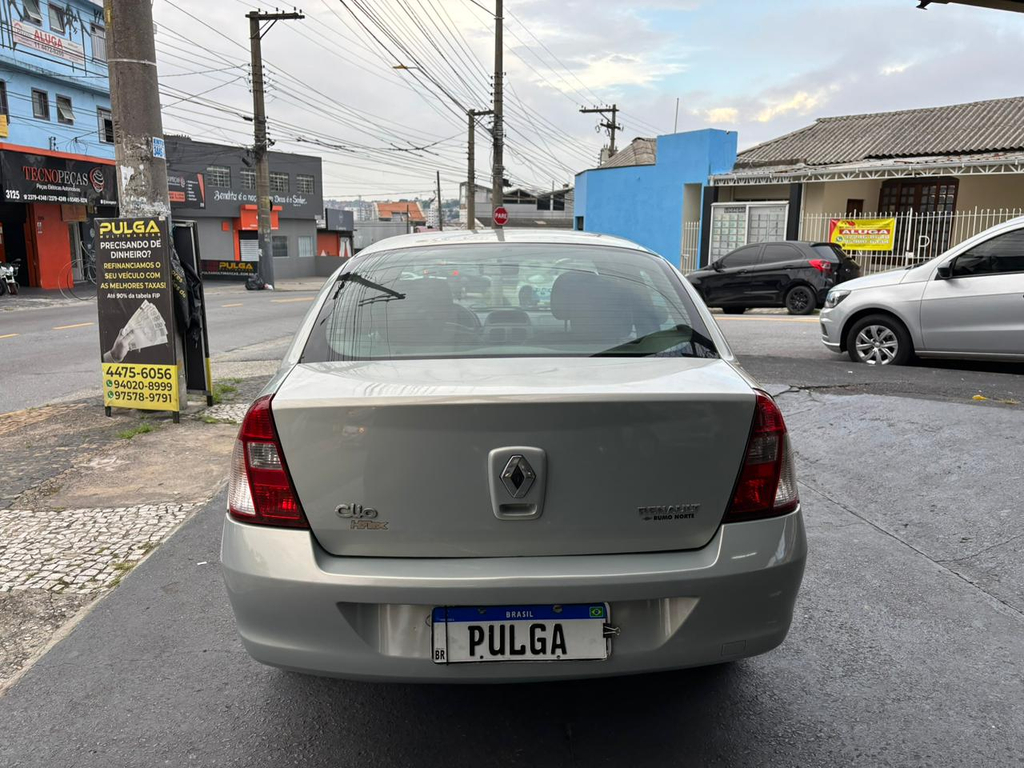 Renault Clio Sedan Prata