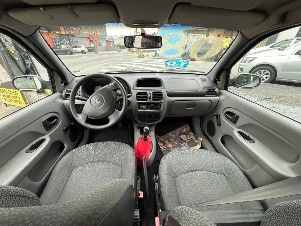 Renault Clio Sedan Prata