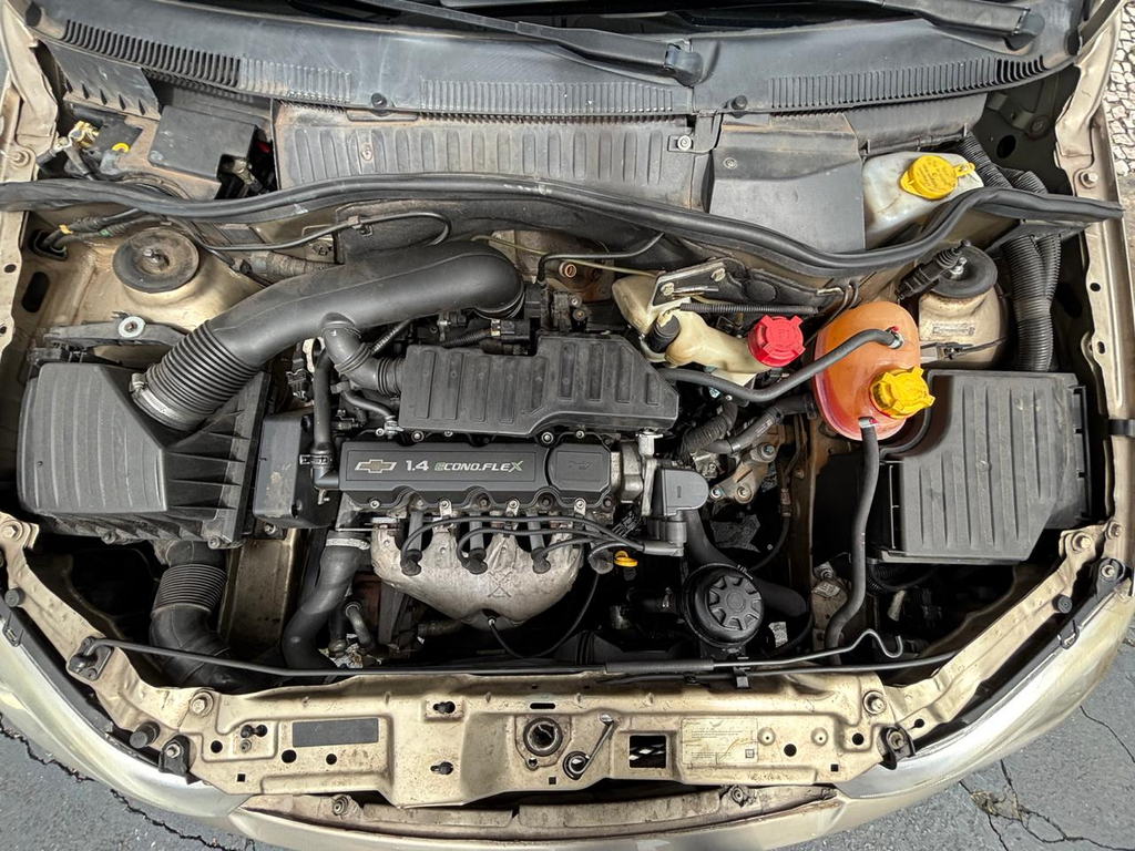 Chevrolet Corsa Hatch Bege